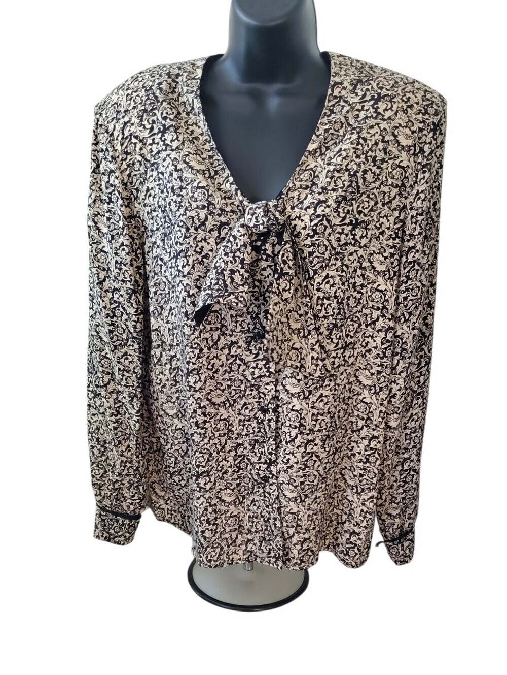 Laura Henson Black Ivory Floral Scroll Tie Neck Blouse Long Sleeve Vintage Sz 10